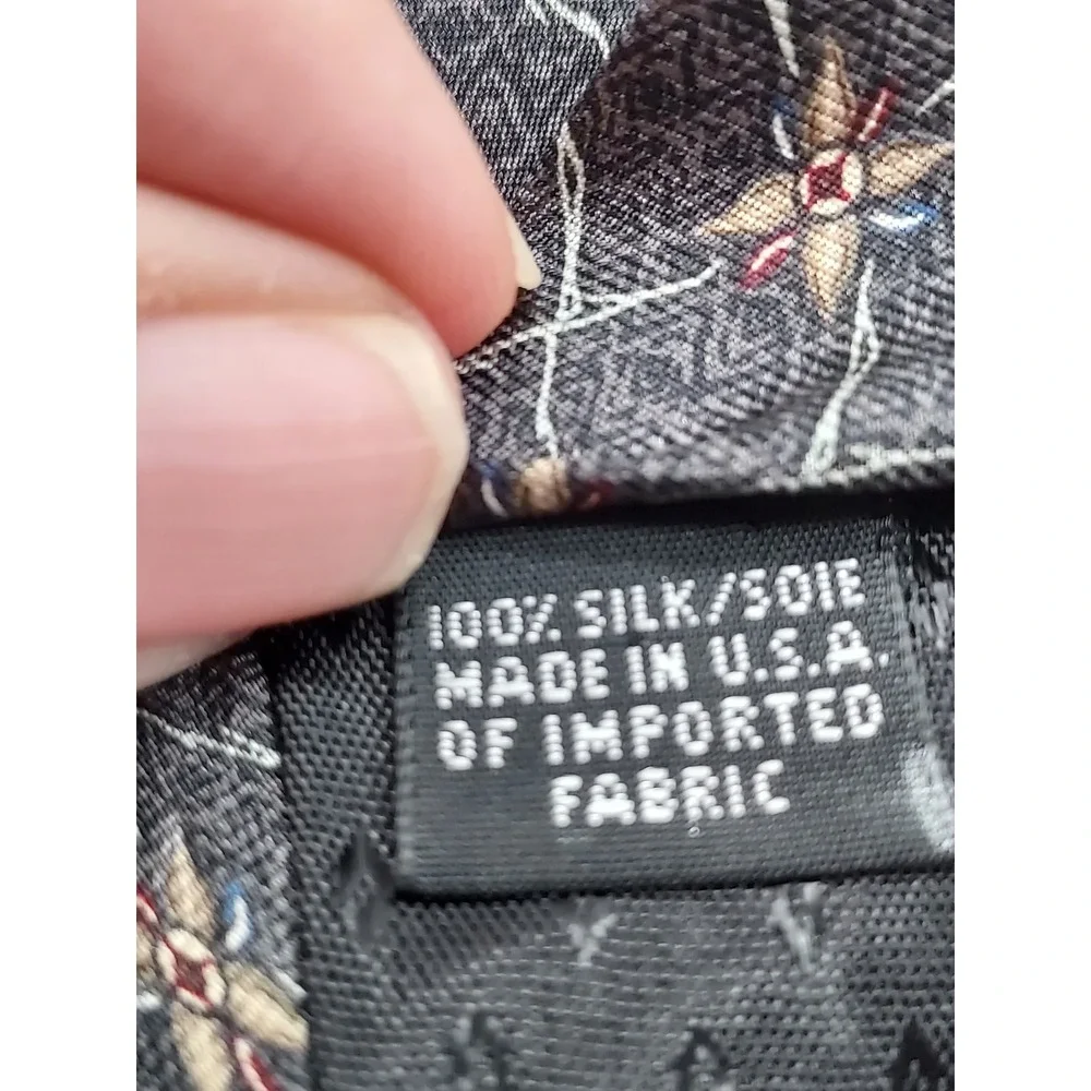 Bill Blass Mens Silk Necktie Charcoal Grey Floral Lattice Geometric Made in USA
